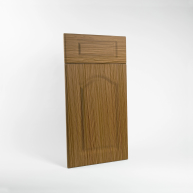 Porte de cuisine effet bois moulurée à encadrement sur-mesure, style campagne chic en polymère